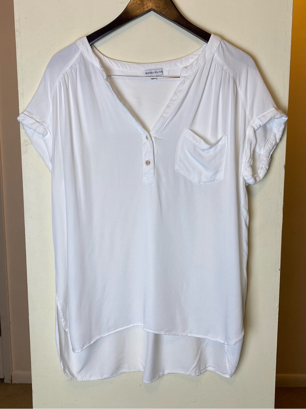 Rose & Olive White Relaxed Fit Top Women XL Cap Sleeve Button V Neck Lightweight